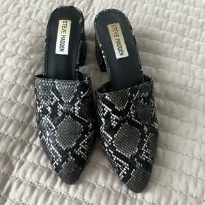 Steve Madden Snakeskin chunky heels
